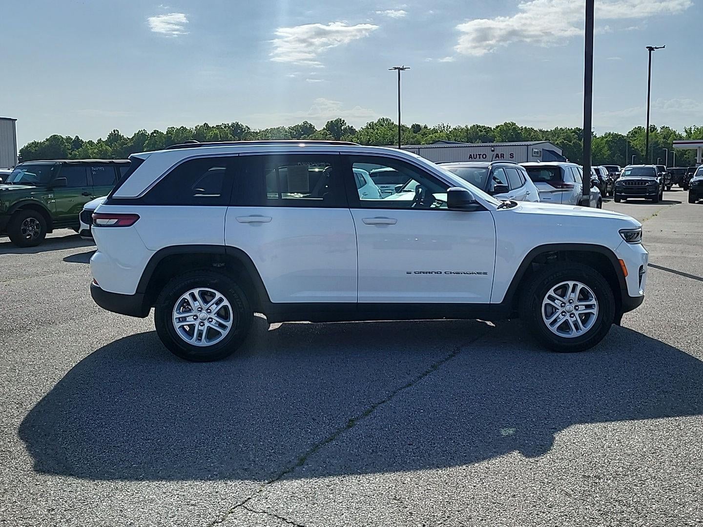 2023 Jeep Grand Cherokee Laredo