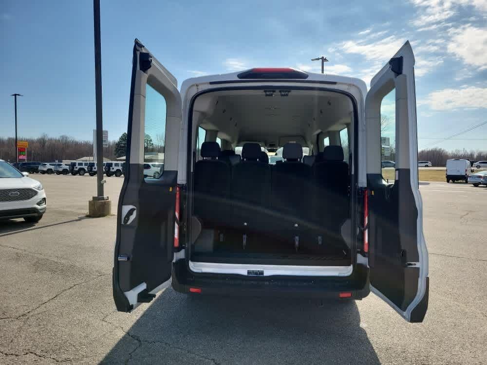 2023 Ford Transit Passenger Wagon XLT