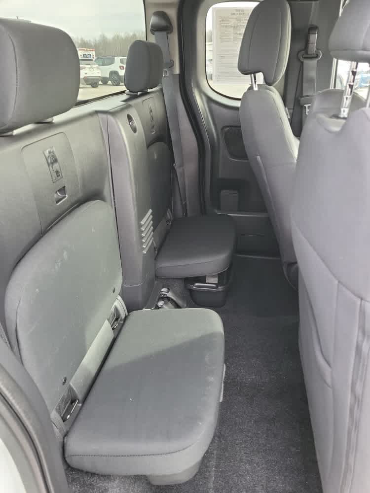 2024 Nissan Frontier S