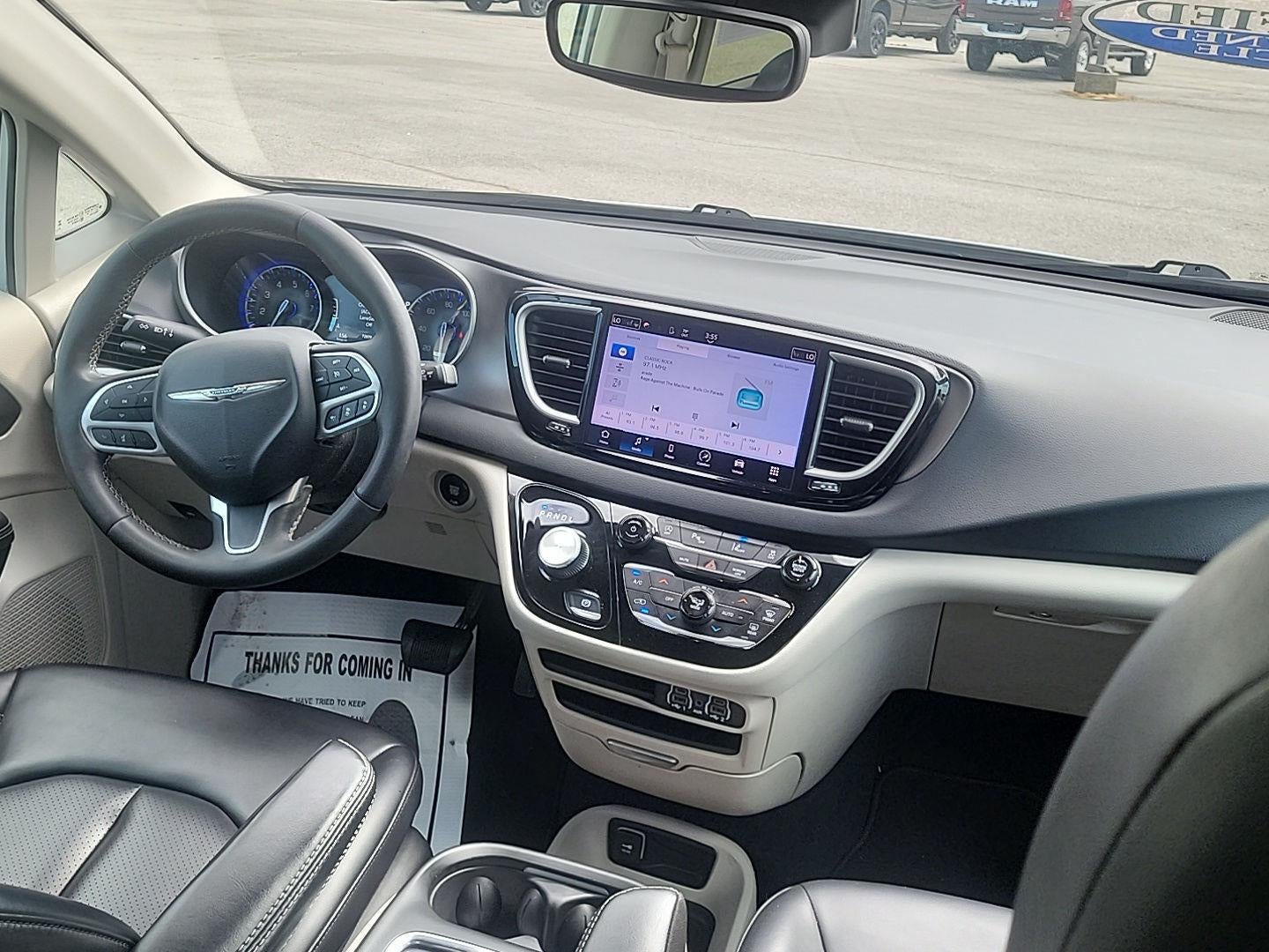 2023 Chrysler Pacifica Touring L