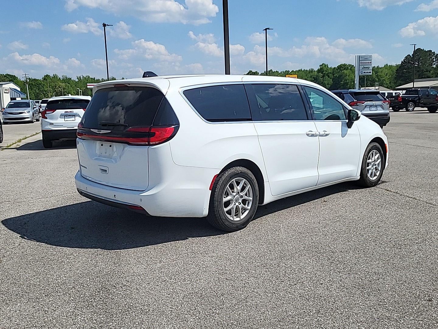 2023 Chrysler Pacifica Touring L