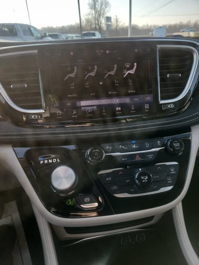 2022 Chrysler Pacifica Limited