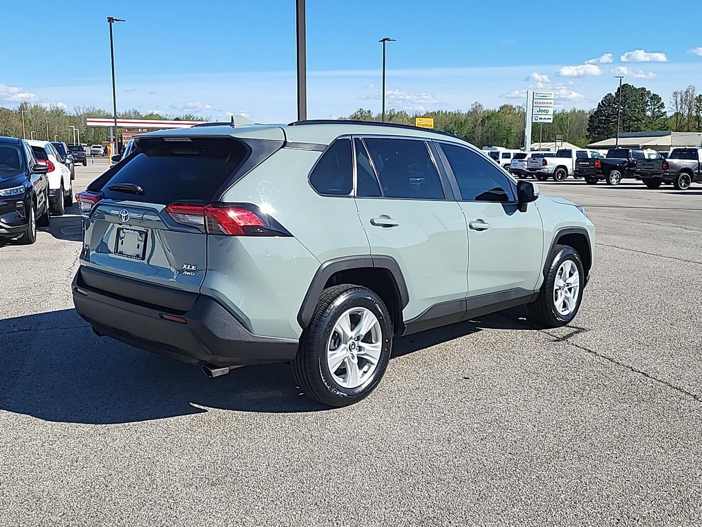 2020 Toyota RAV4 XLE