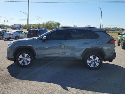 2020 Toyota RAV4 XLE