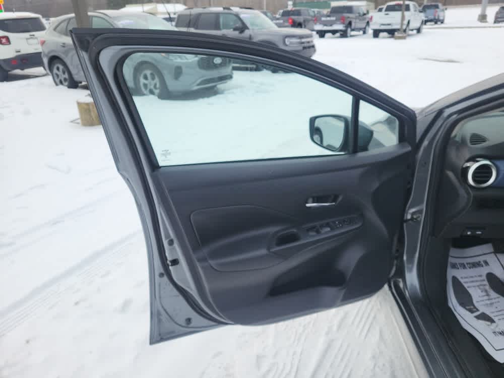 2023 Nissan Versa SV