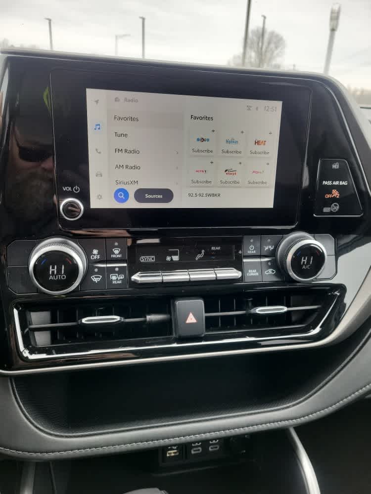 2023 Toyota Highlander LE