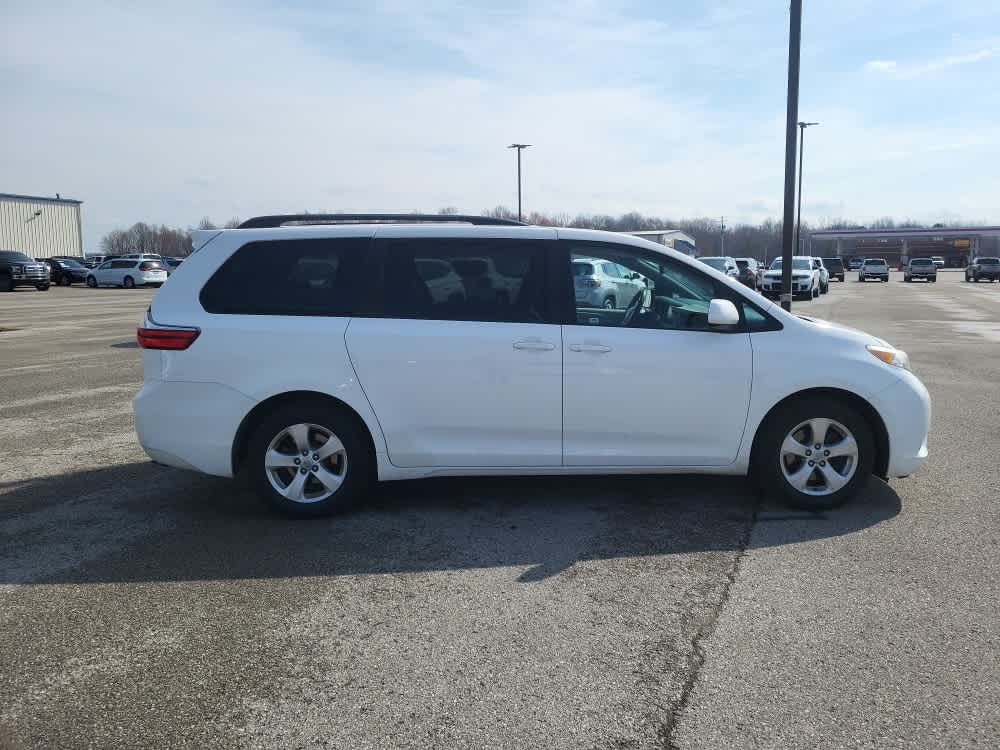 2015 Toyota Sienna LE