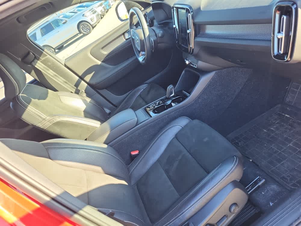 2020 Volvo XC40 R-Design