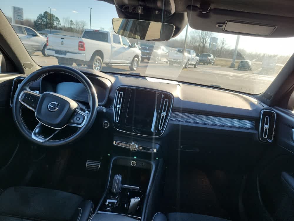 2020 Volvo XC40 R-Design