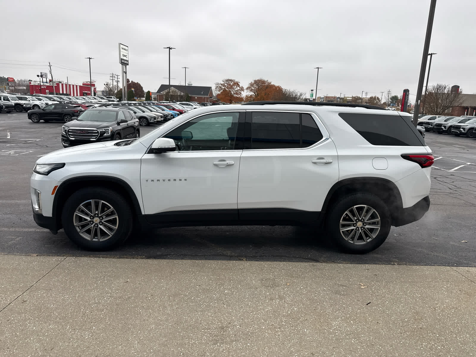 2023 Chevrolet Traverse LT Leather