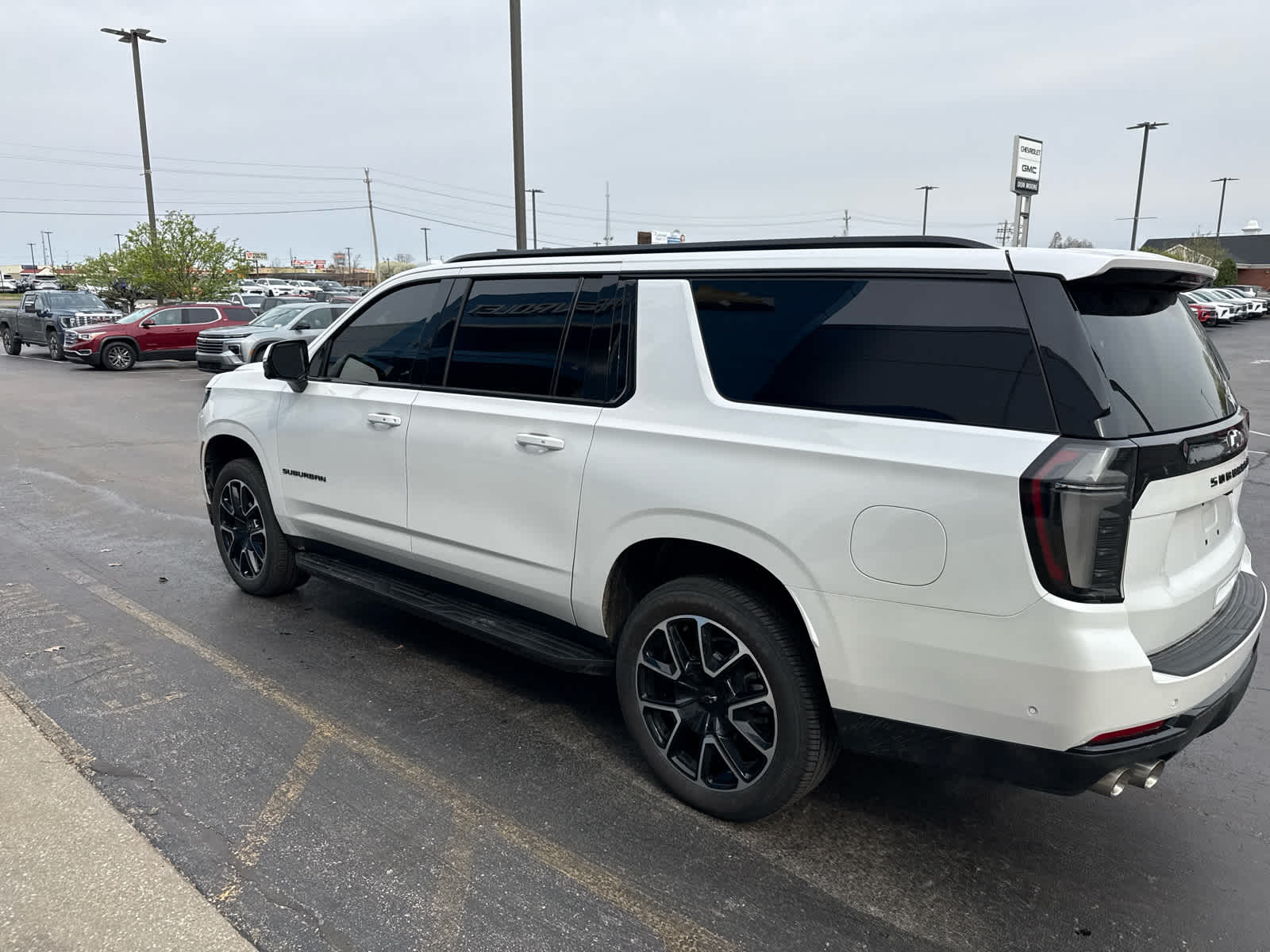 2025 Chevrolet Suburban RST