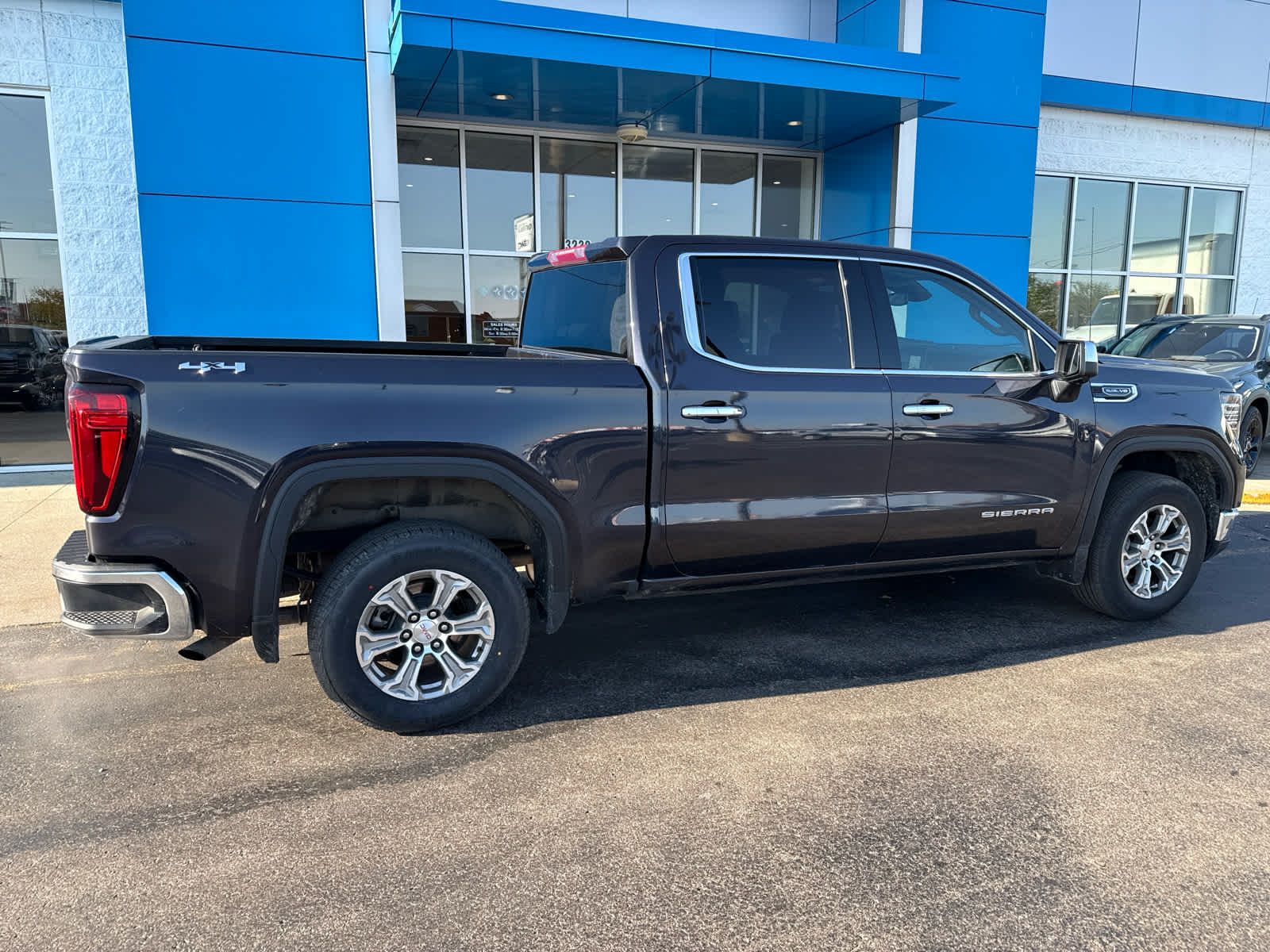 2025 GMC Sierra 1500 SLT