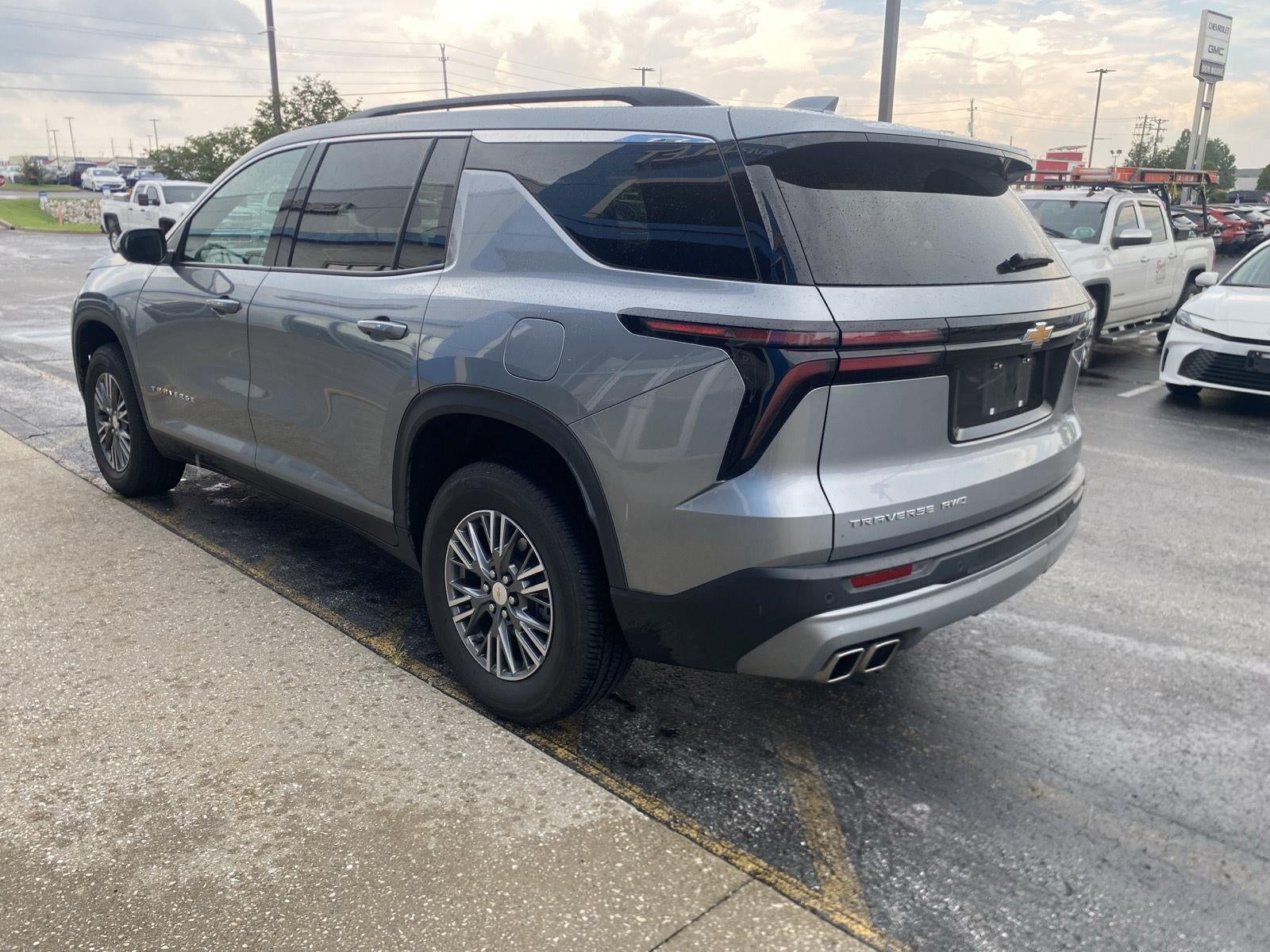2025 Chevrolet Traverse LT