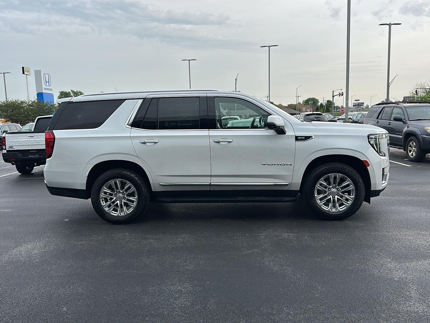 2022 GMC Yukon SLT