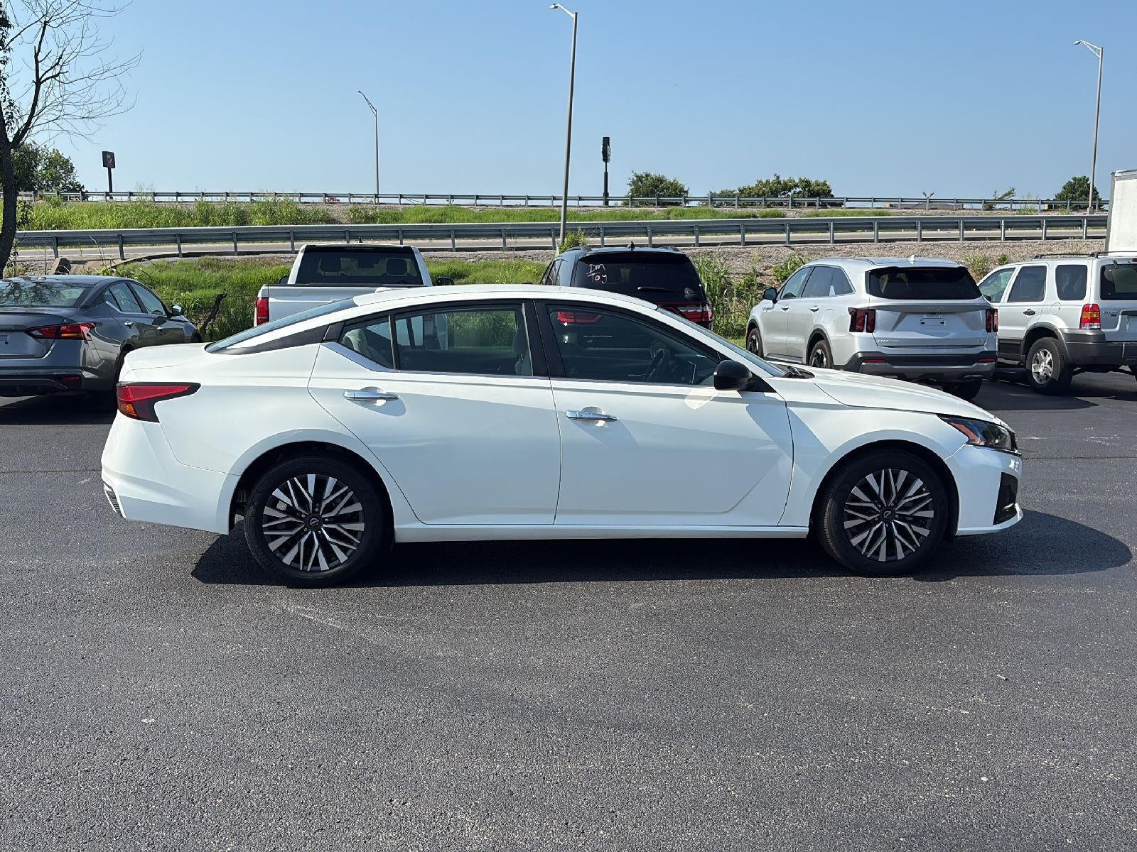 2025 Nissan Altima SV