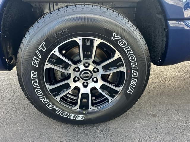 2023 Nissan TITAN SV