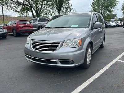 2016 Chrysler Town & Country Touring