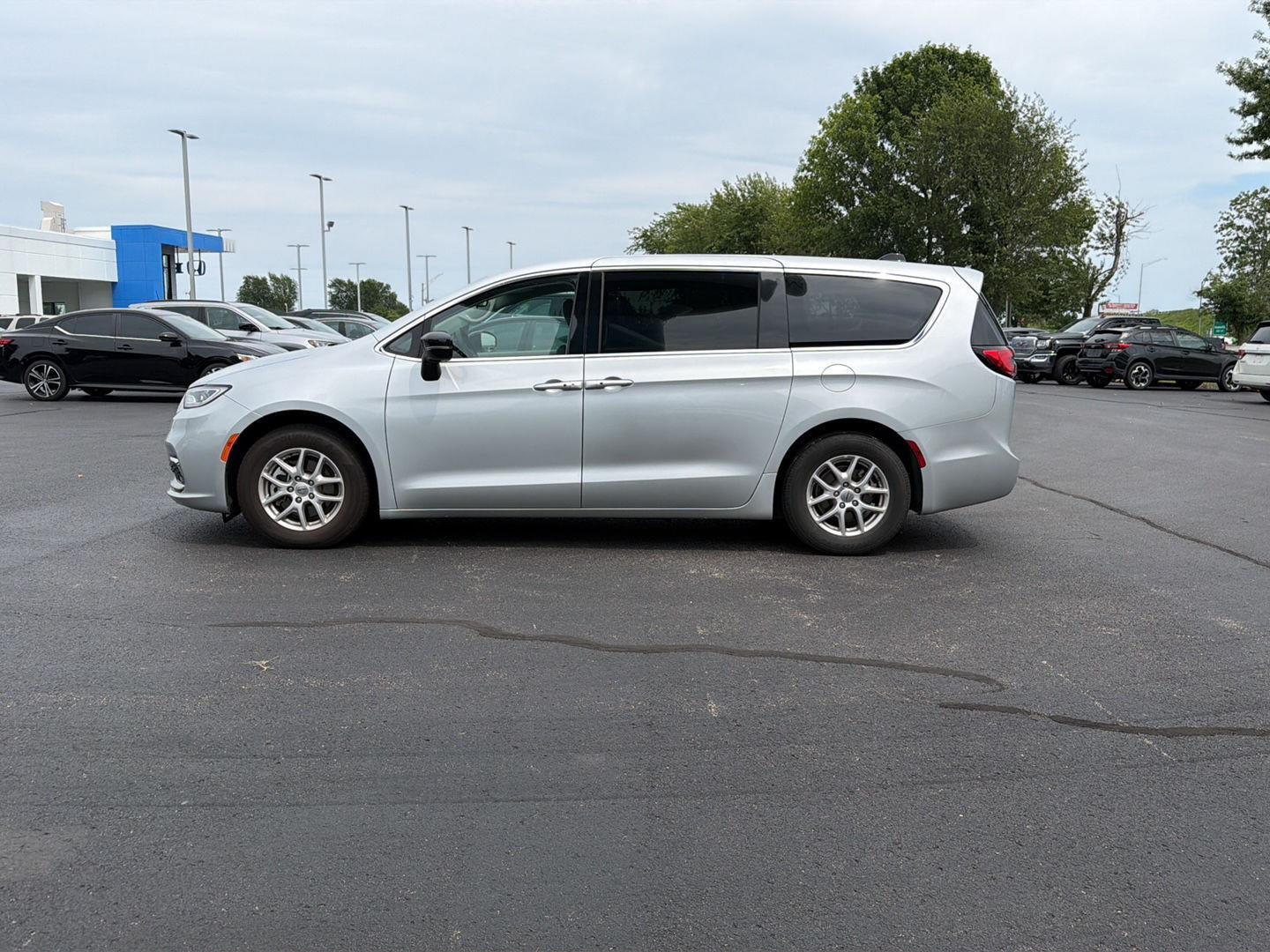 2024 Chrysler Pacifica Touring L