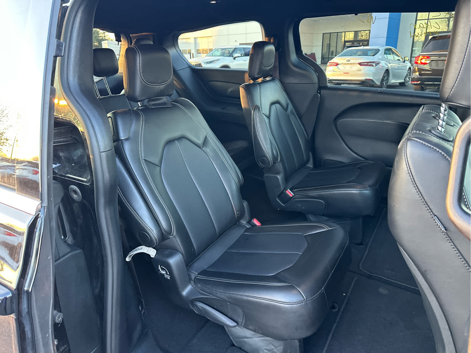 2025 Chrysler Pacifica Select