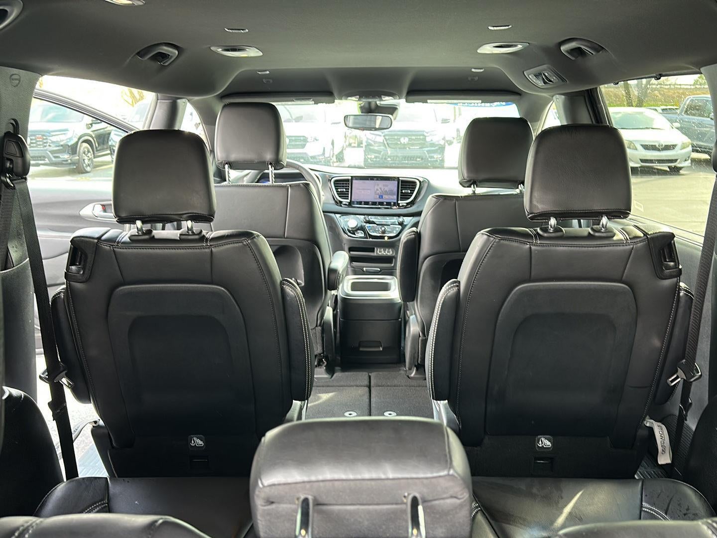 2025 Chrysler Pacifica Select