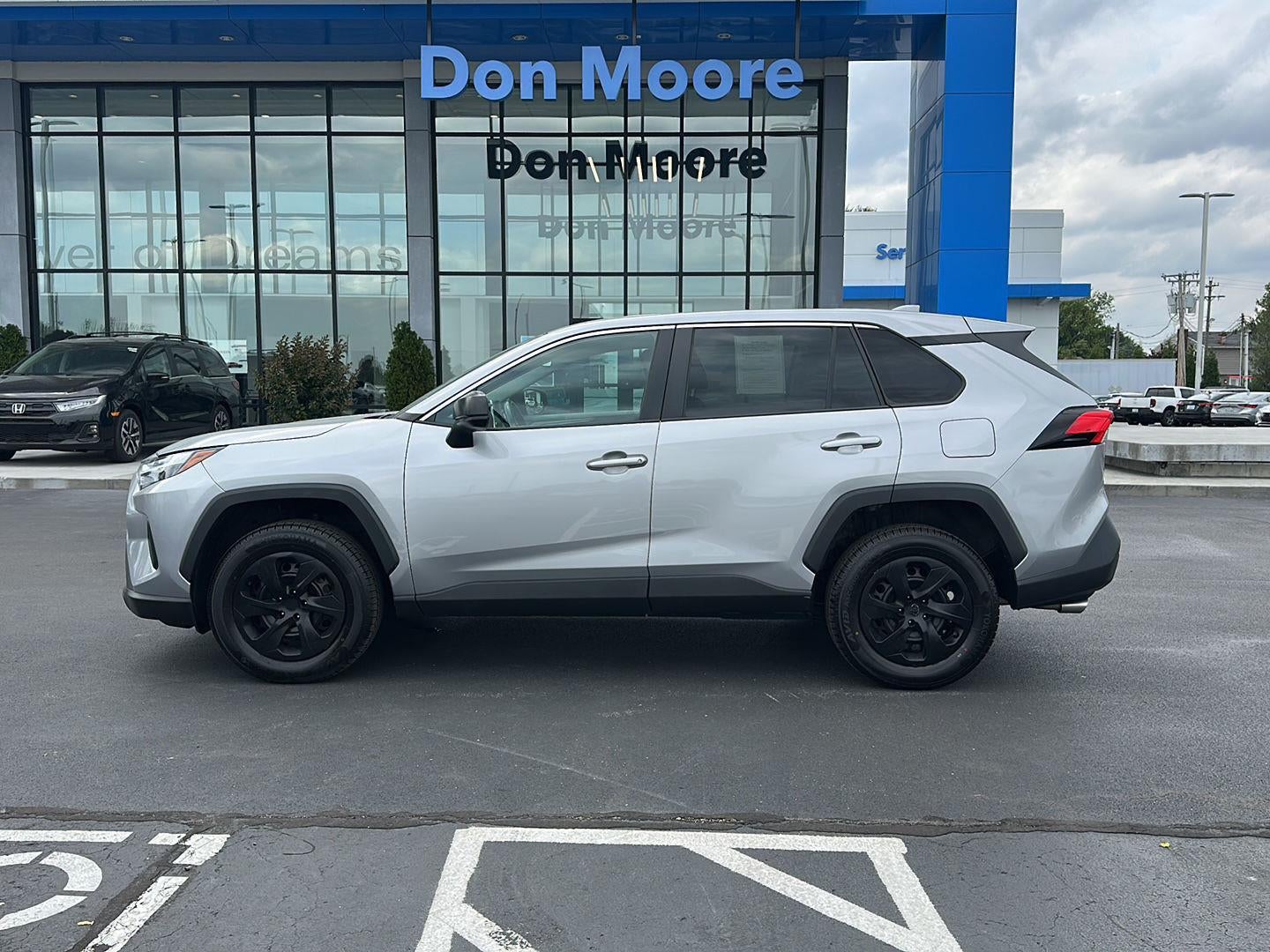 2023 Toyota RAV4 LE