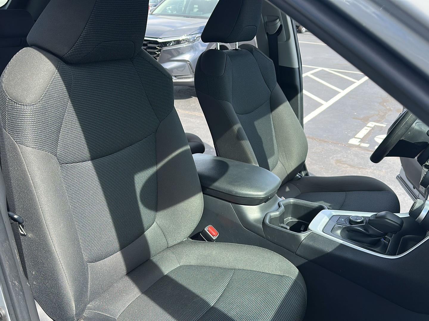 2025 TOYOTA TRUCK RAV4 HYBRID LE