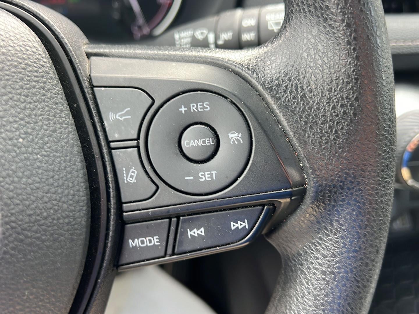 2024 TOYOTA TRUCK RAV4 XLE