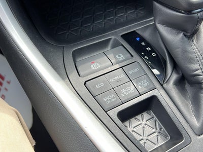 2024 TOYOTA TRUCK RAV4 XLE