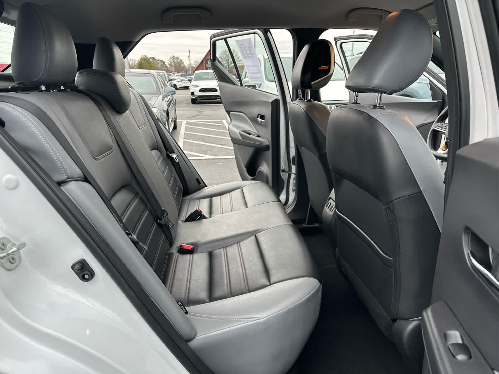 2024 Nissan Kicks SR