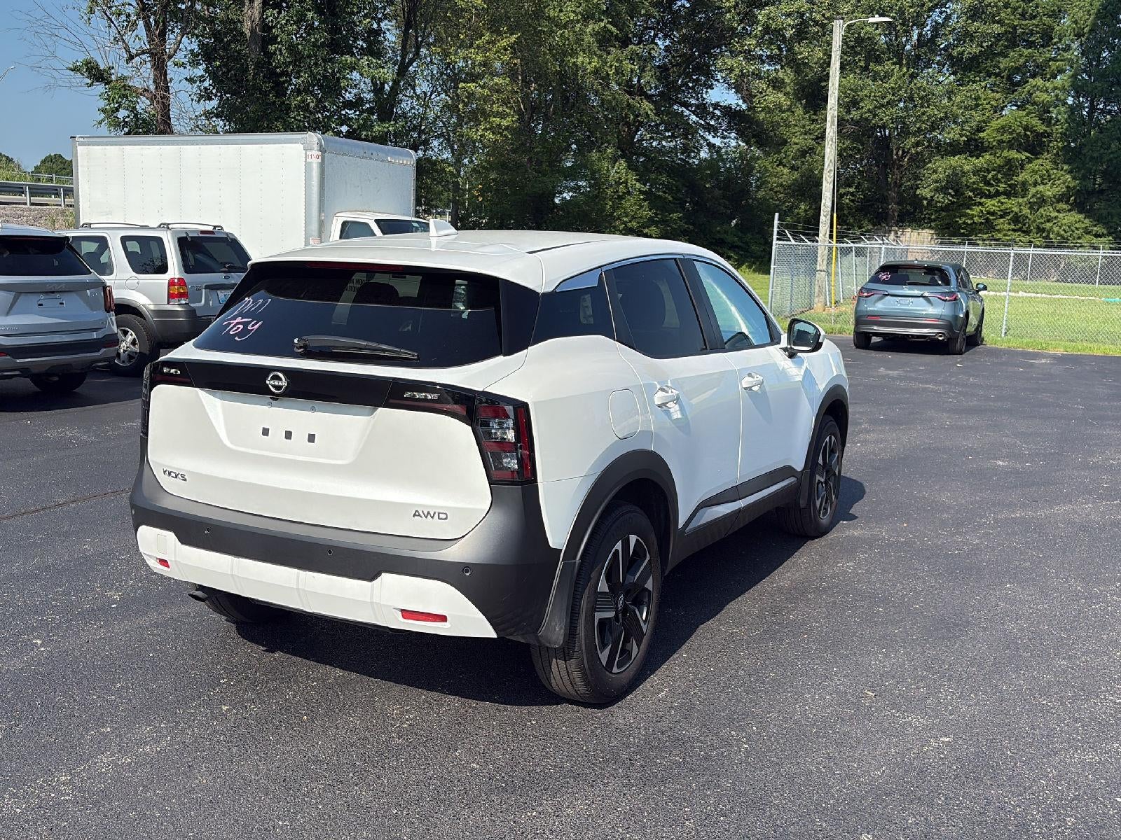 2025 Nissan Kicks SV