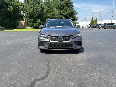 2022 Toyota Camry Hybrid SE