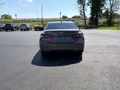 2022 Toyota Camry Hybrid SE
