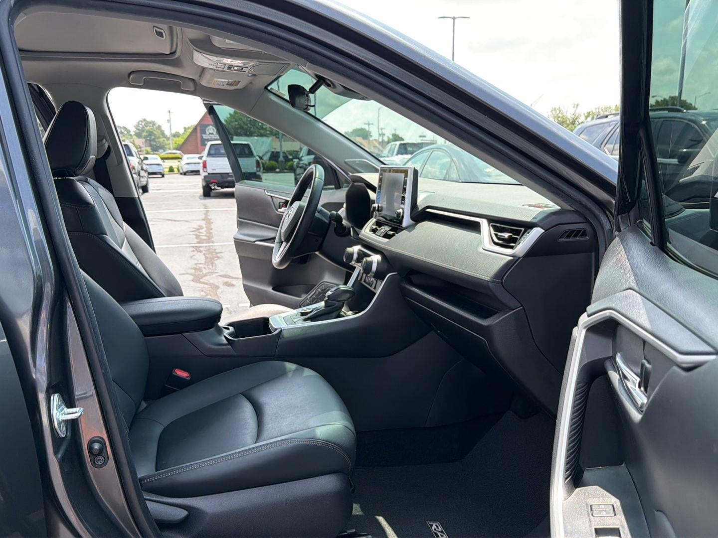 2022 Toyota RAV4 Hybrid XLE Premium