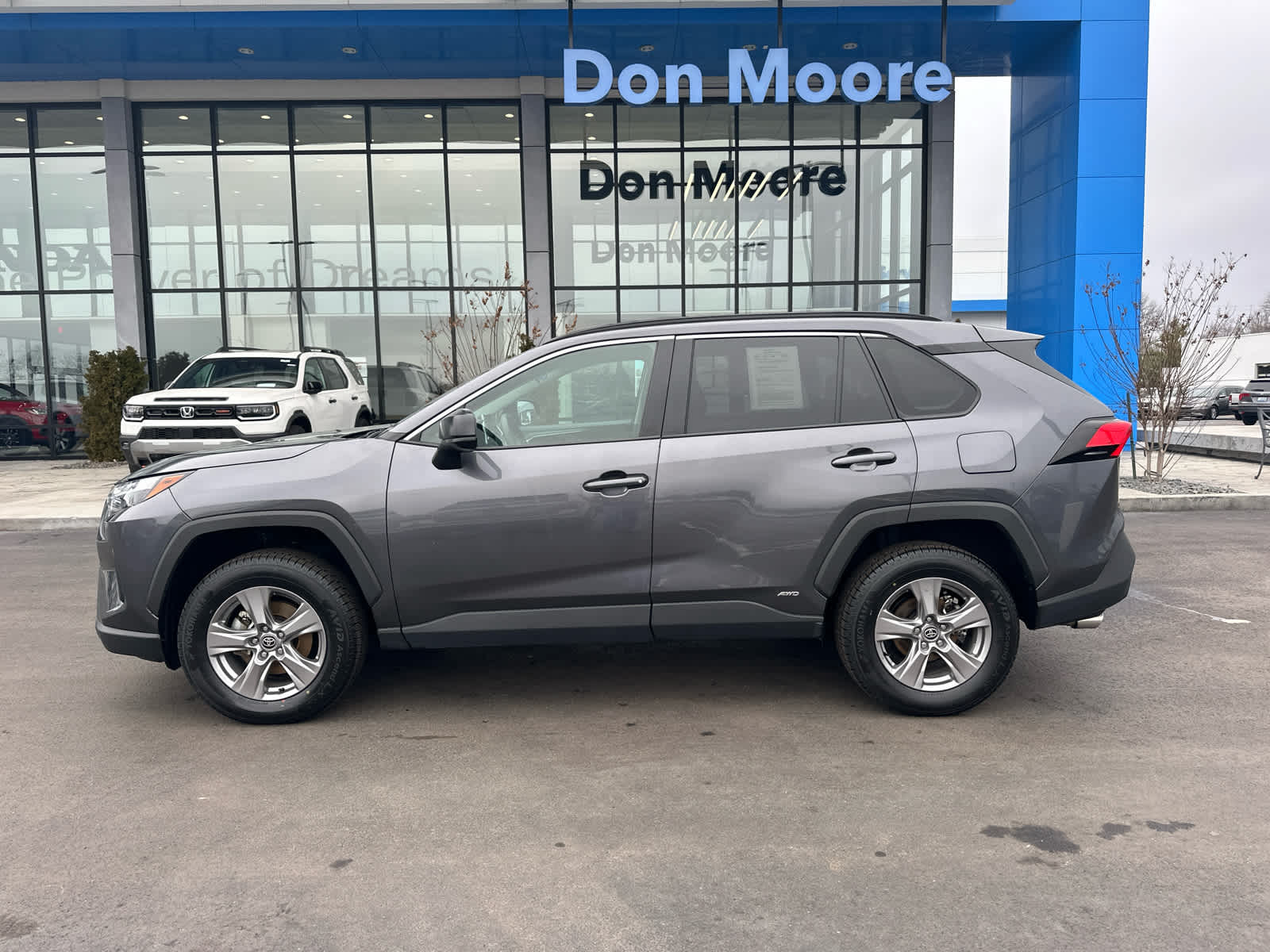 2025 Toyota RAV4 Hybrid LE