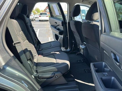 2025 Nissan Pathfinder SV