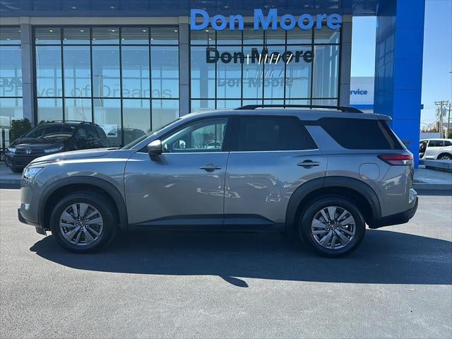 2025 Nissan Pathfinder SV