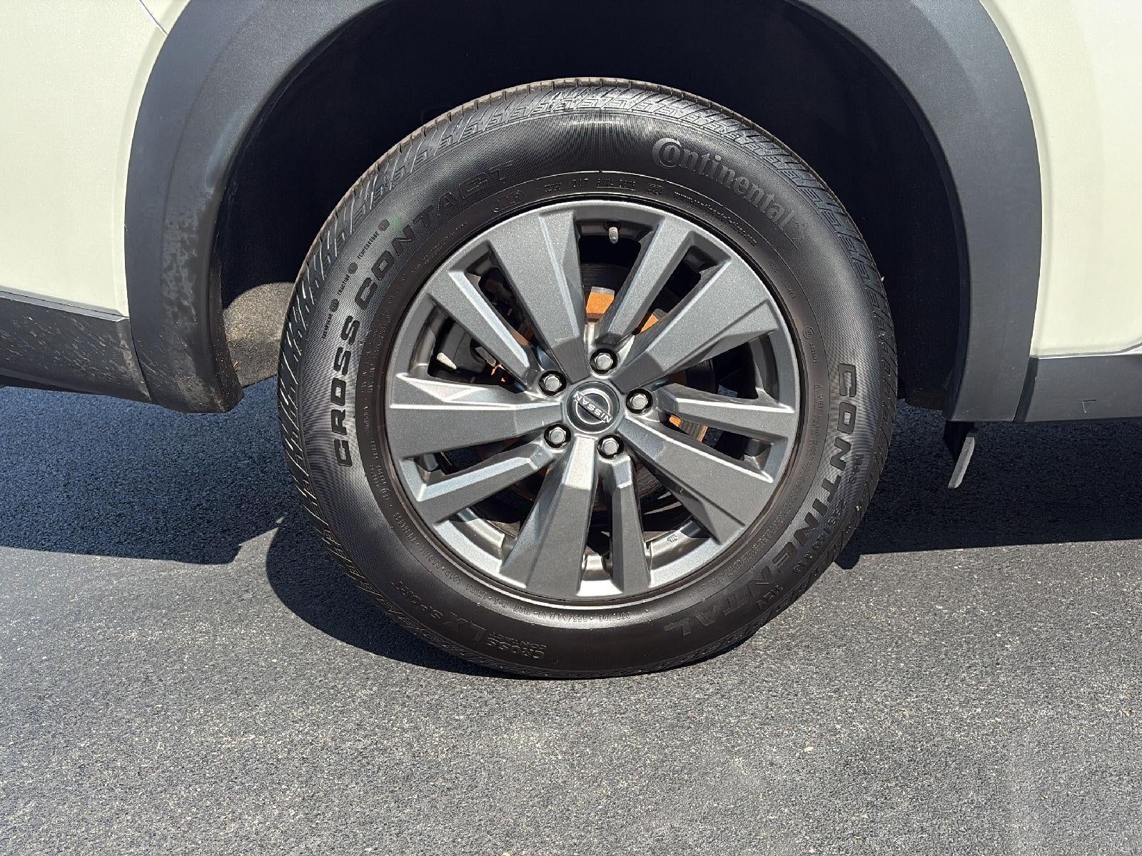 2024 Nissan Pathfinder SV
