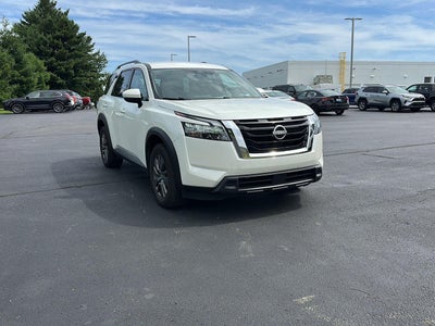 2024 Nissan Pathfinder SV