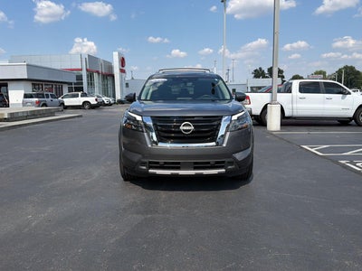 2025 Nissan Pathfinder Platinum