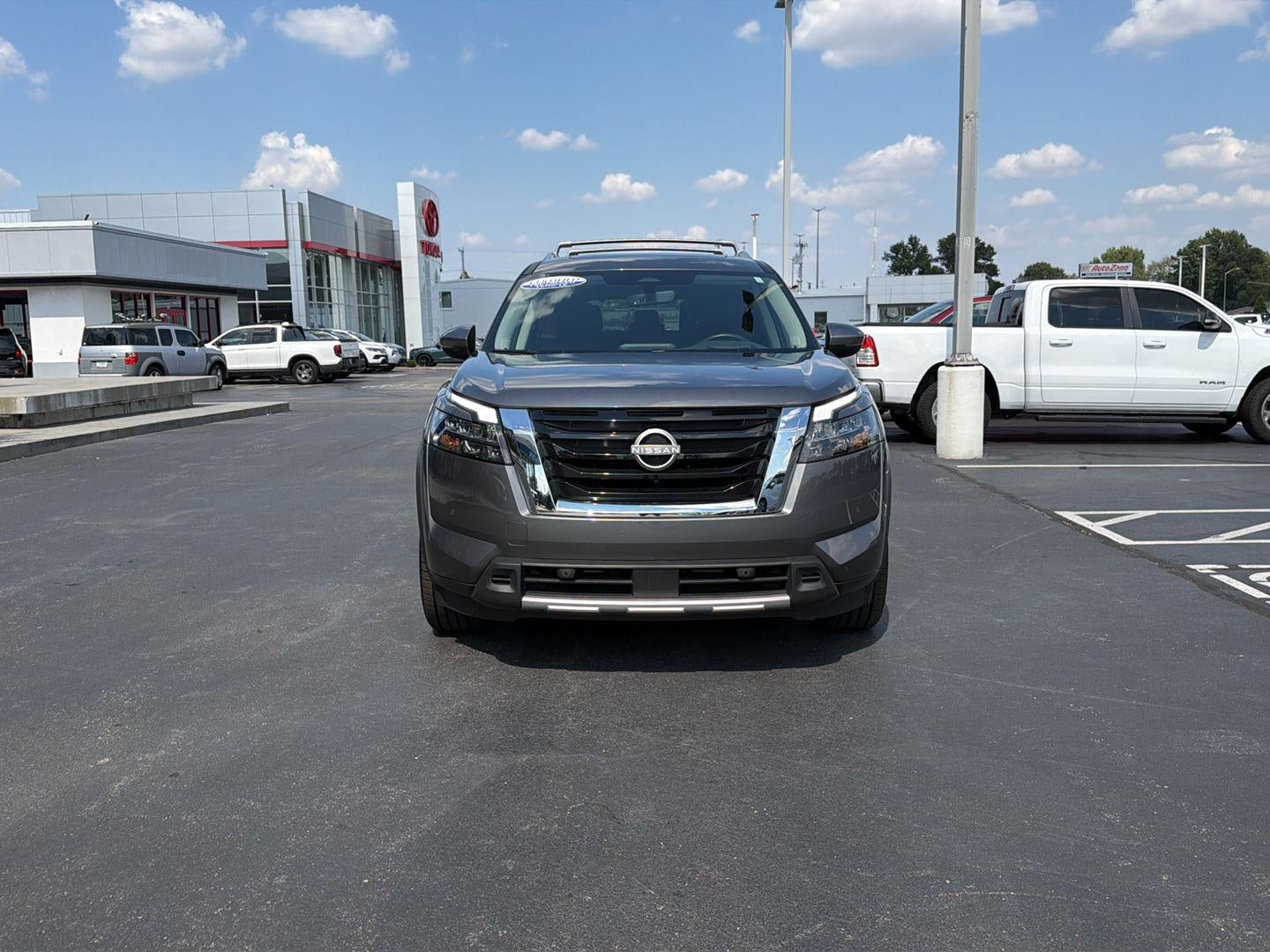 2025 Nissan Pathfinder Platinum