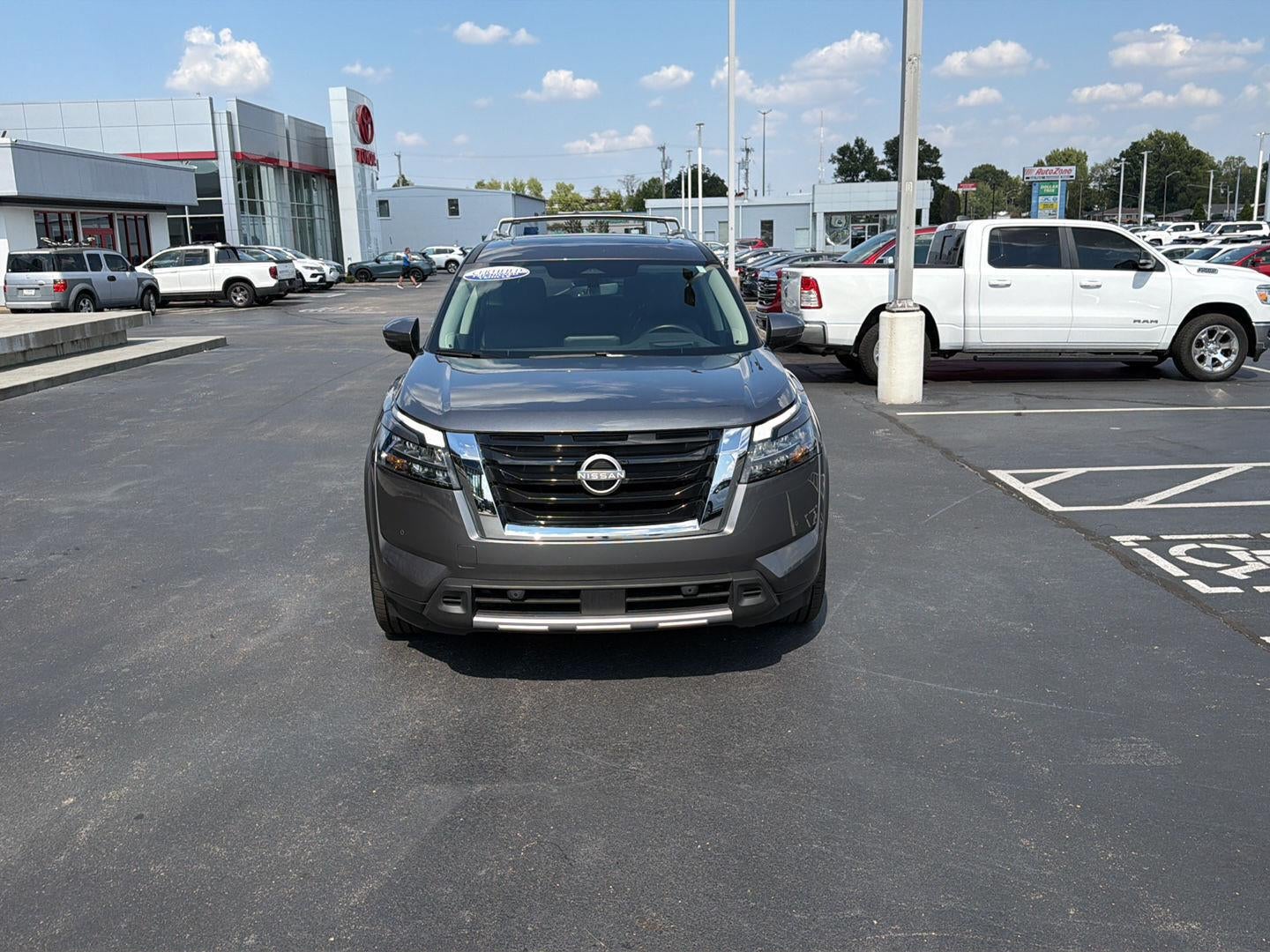 2025 Nissan Pathfinder Platinum
