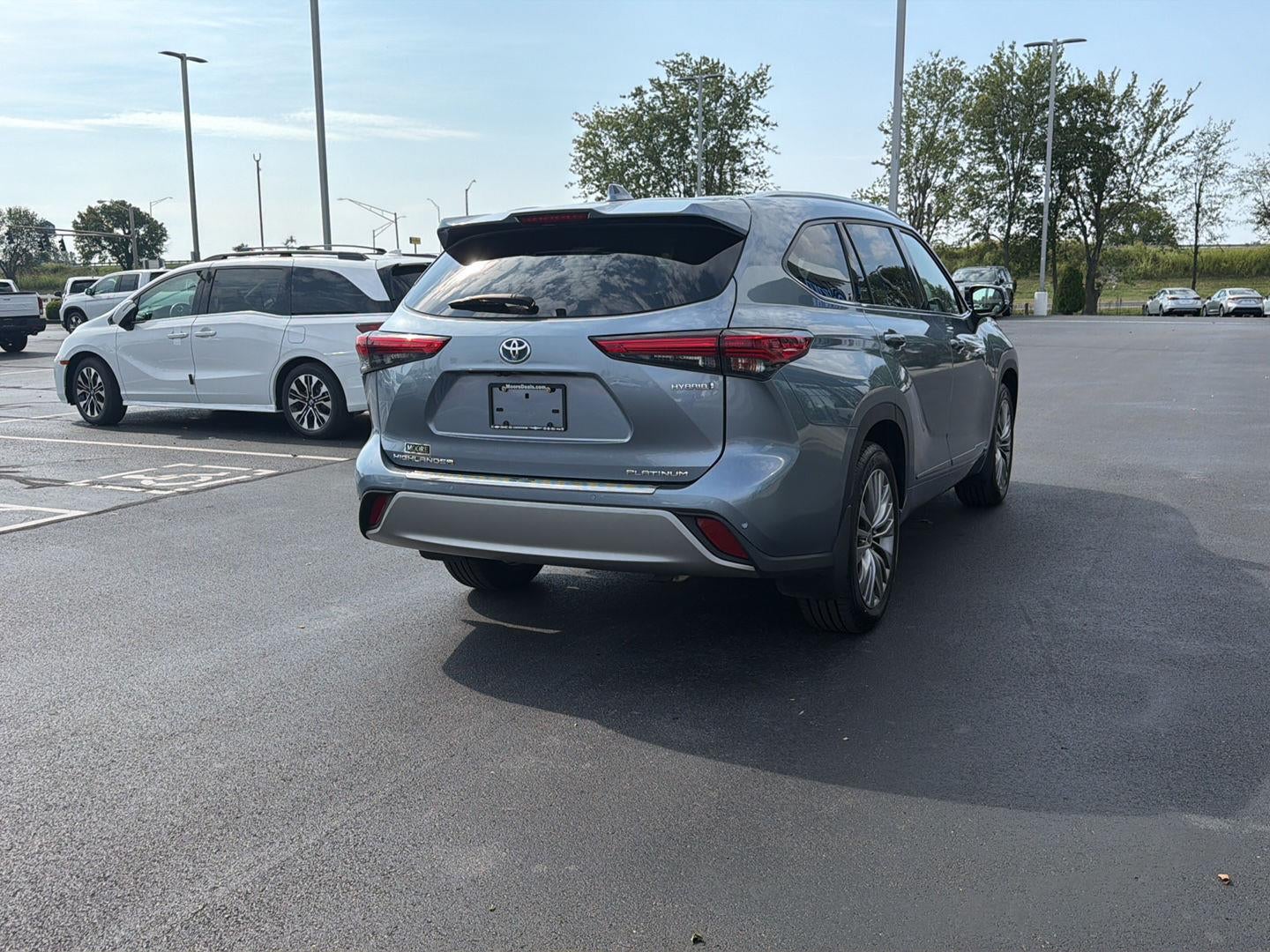 2021 Toyota Highlander Hybrid Platinum