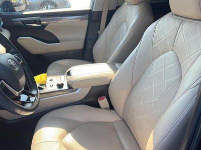 2022 Toyota Highlander Platinum