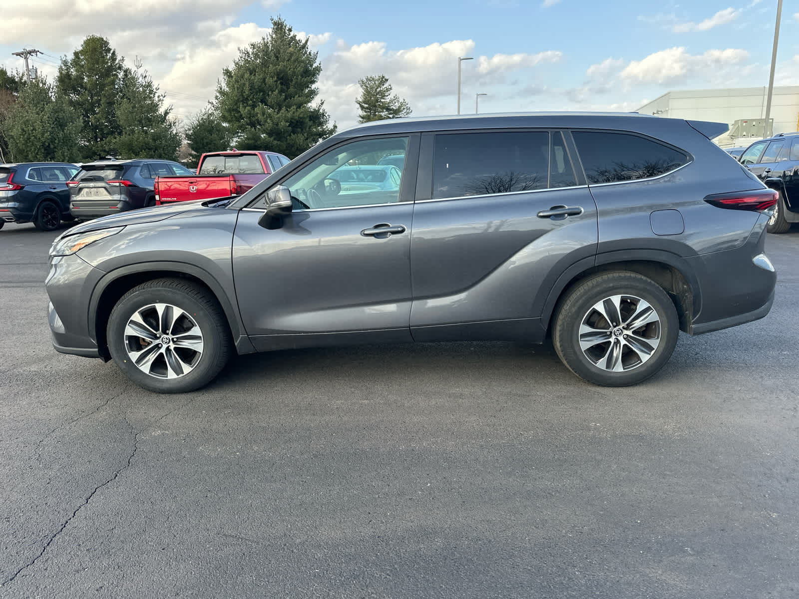 2024 Toyota Highlander XLE