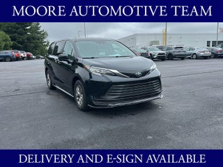2023 Toyota Sienna LE