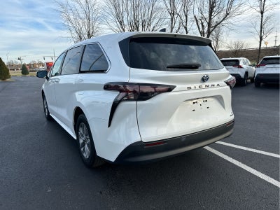 2024 Toyota Sienna LE