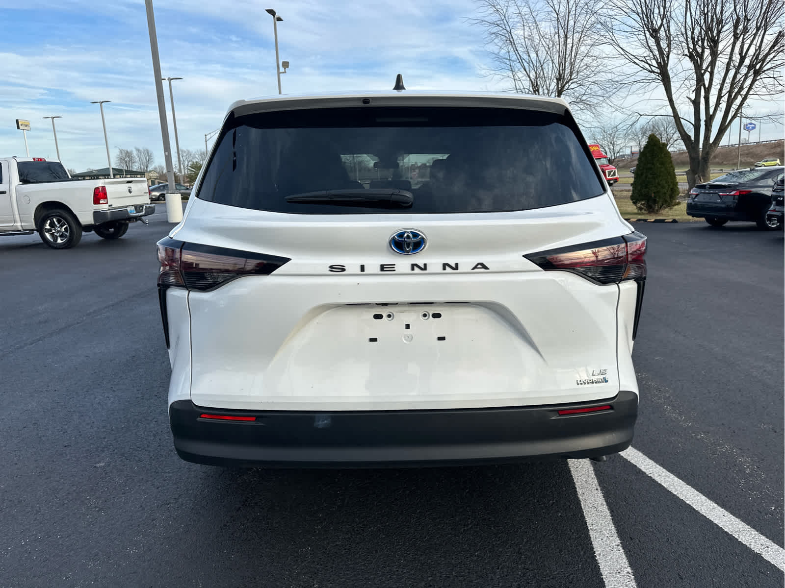 2024 Toyota Sienna LE