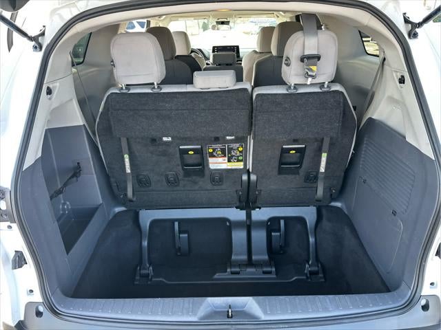 2024 Toyota Sienna LE