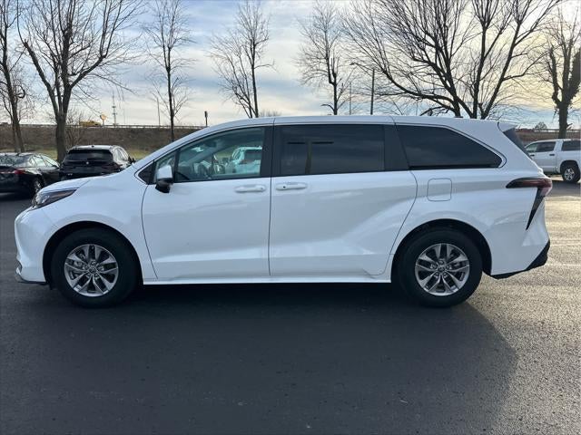 2024 Toyota Sienna LE