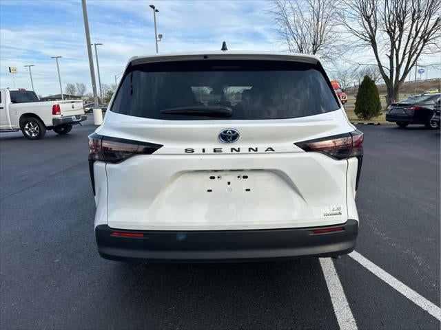2024 Toyota Sienna LE